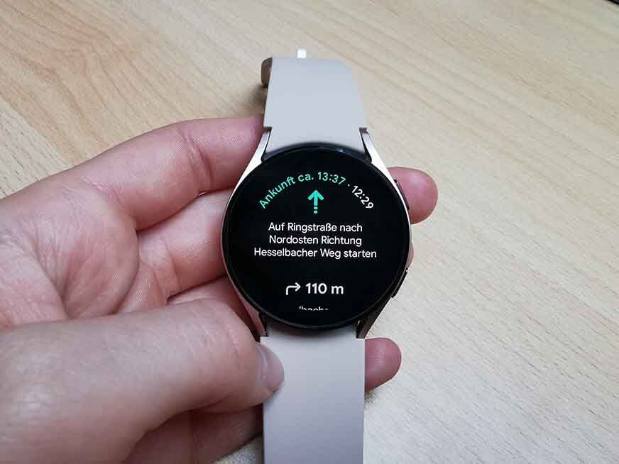 You can see the navigation function on the Smartwatch.